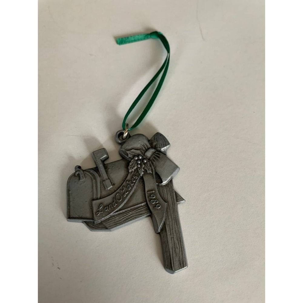 1989 vintage land o lakes ornament